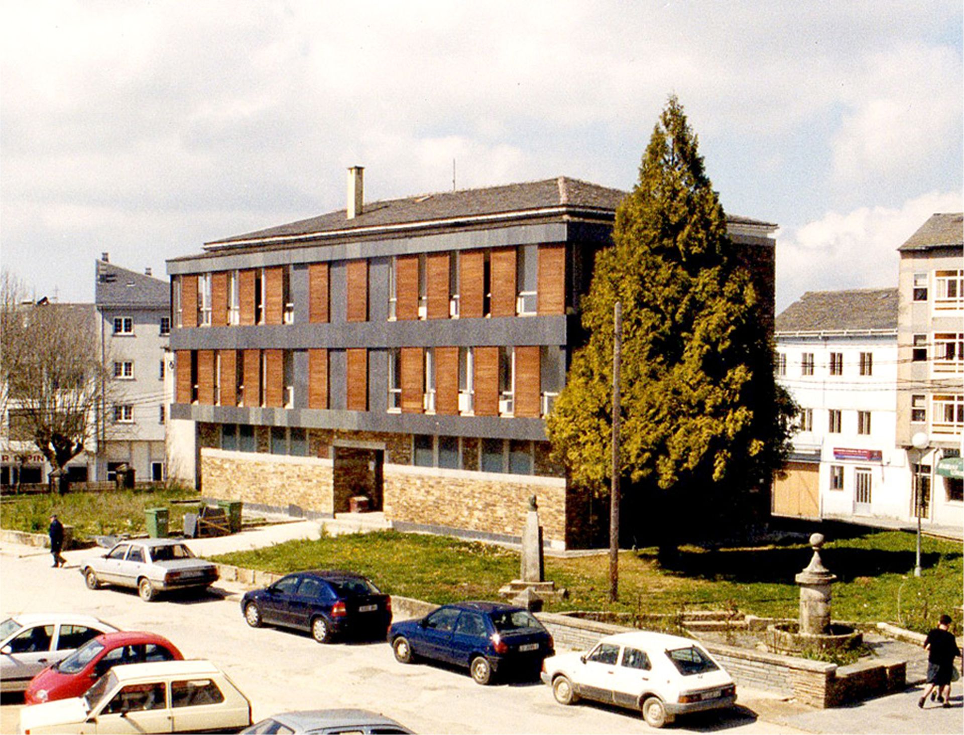 Edificio do Museo no ano 2002.