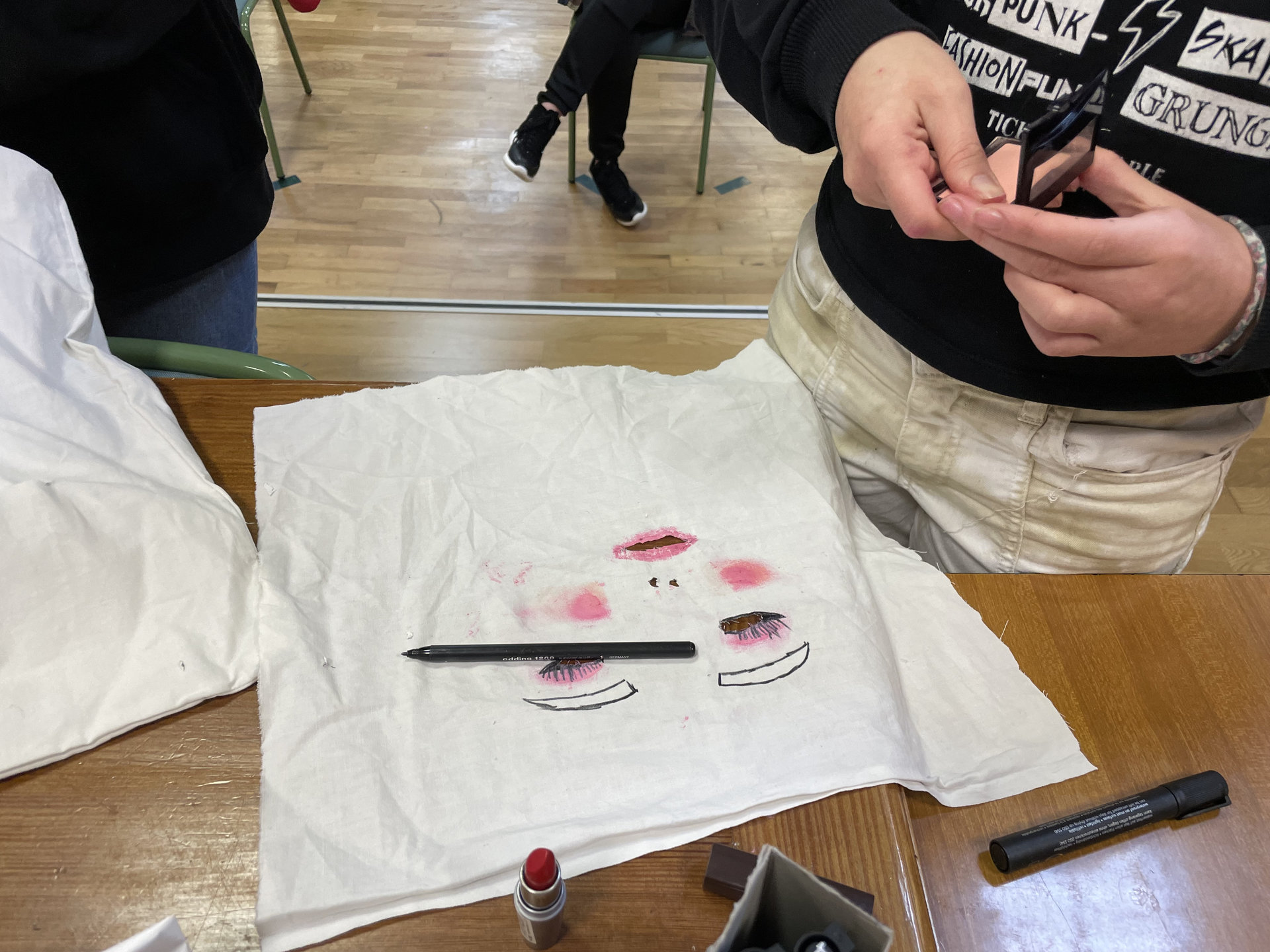 Obradoiro de fabricación de caretas